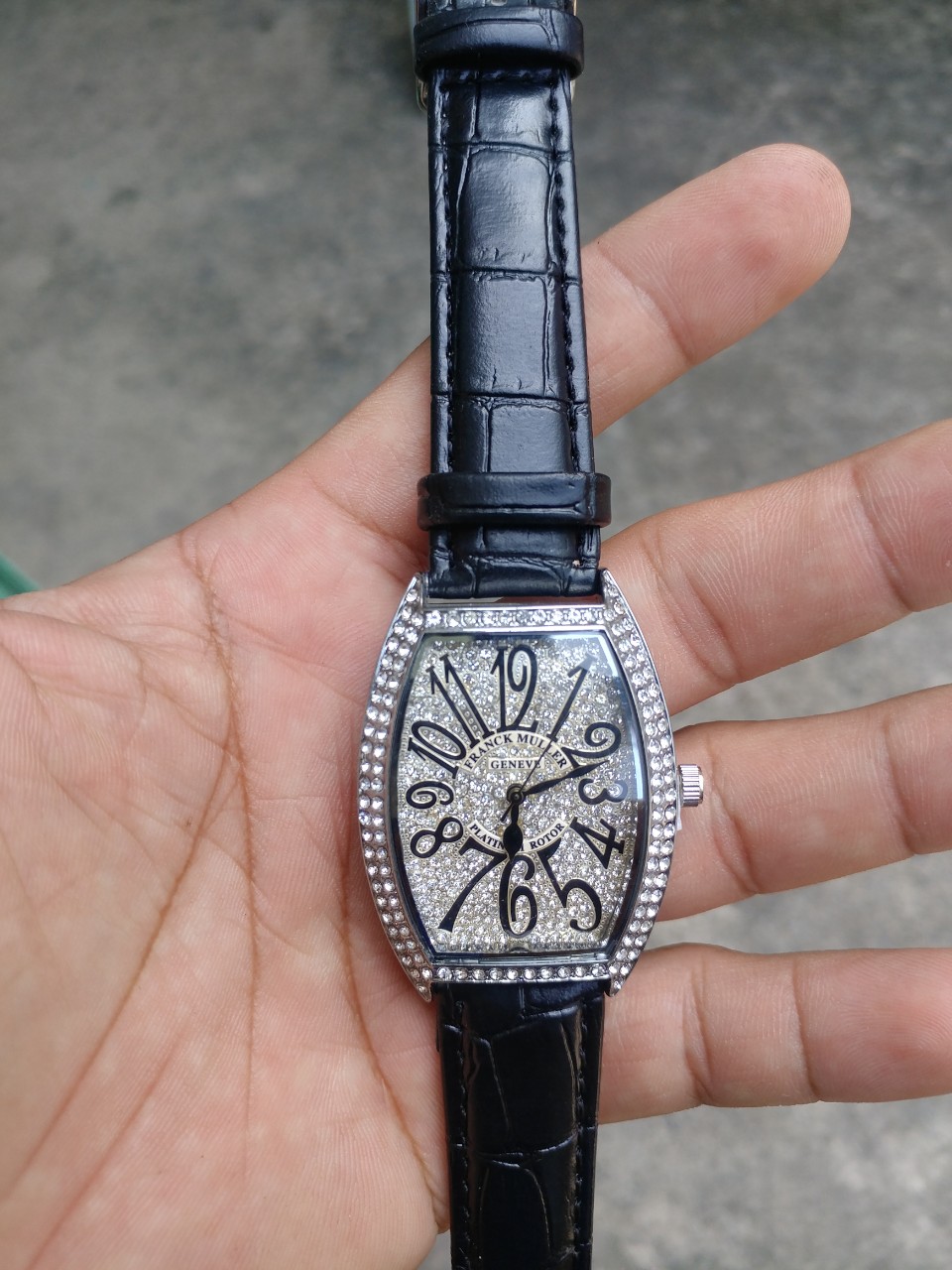 Đồng hồ Rolex nữ đính kim cương – Đẳng cấp trong từng chi tiết nhỏ