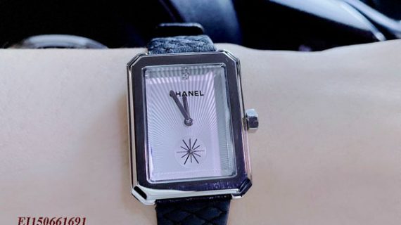 Đồng hồ Nữ Chanel Boy Friend dây da đen hình quả trám cao cấp đeo tay