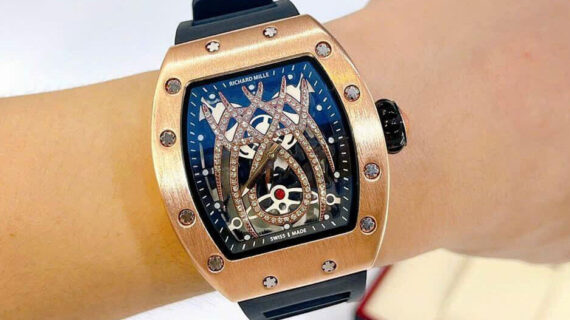 Đồng hồ Richard Mille nam dây cao su đen viền vàng mặt nhện