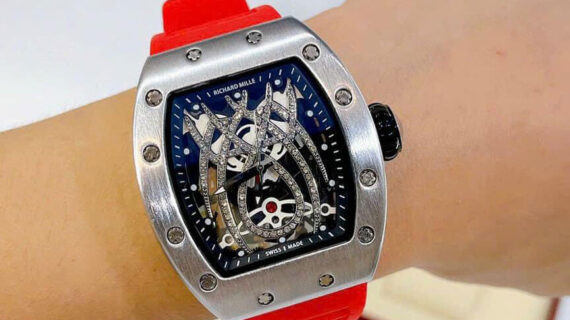 Đồng hồ Richard Mille nam dây cao su đỏ viền bạc mặt nhện