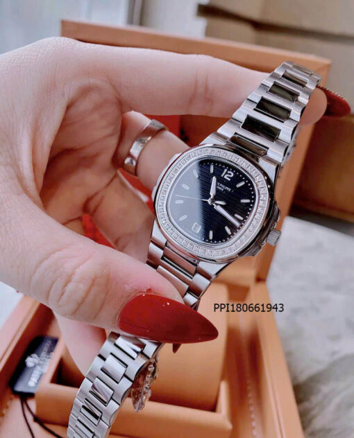 Đồng hồ nữ Patek Philippe NAUTILUS máy pin Nhật viền trơn mặt đen dây bạc