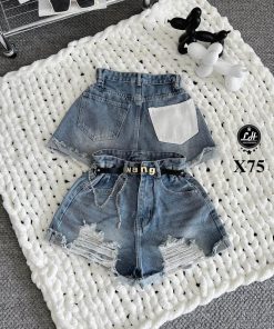 X75 Quần short jean kiểu rách nhấn ở lai túi sau màu trắng đáng yêu