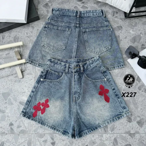 Mã X227 Quần short jeans nữ màu xanh thêu chữ thập