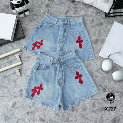 Mã X227 Quần short jeans nữ màu xanh thêu chữ thập