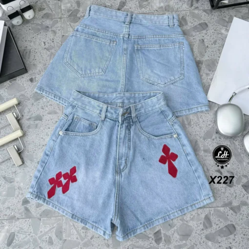 Mã X227 Quần short jeans nữ màu xanh thêu chữ thập