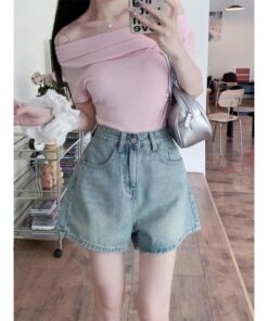 Quần short jean nữ lưng cao không co giãn thêu hoa nhí