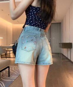 Quần short jean nữ lưng cao không co giãn thêu hoa nhí